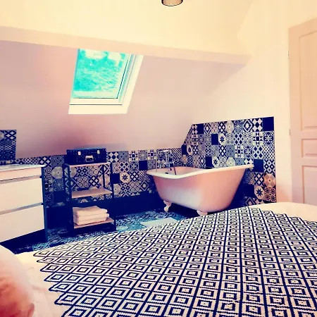 Maison Charmante Pres Des Jardins De Monet Avec Jardin Cloture.